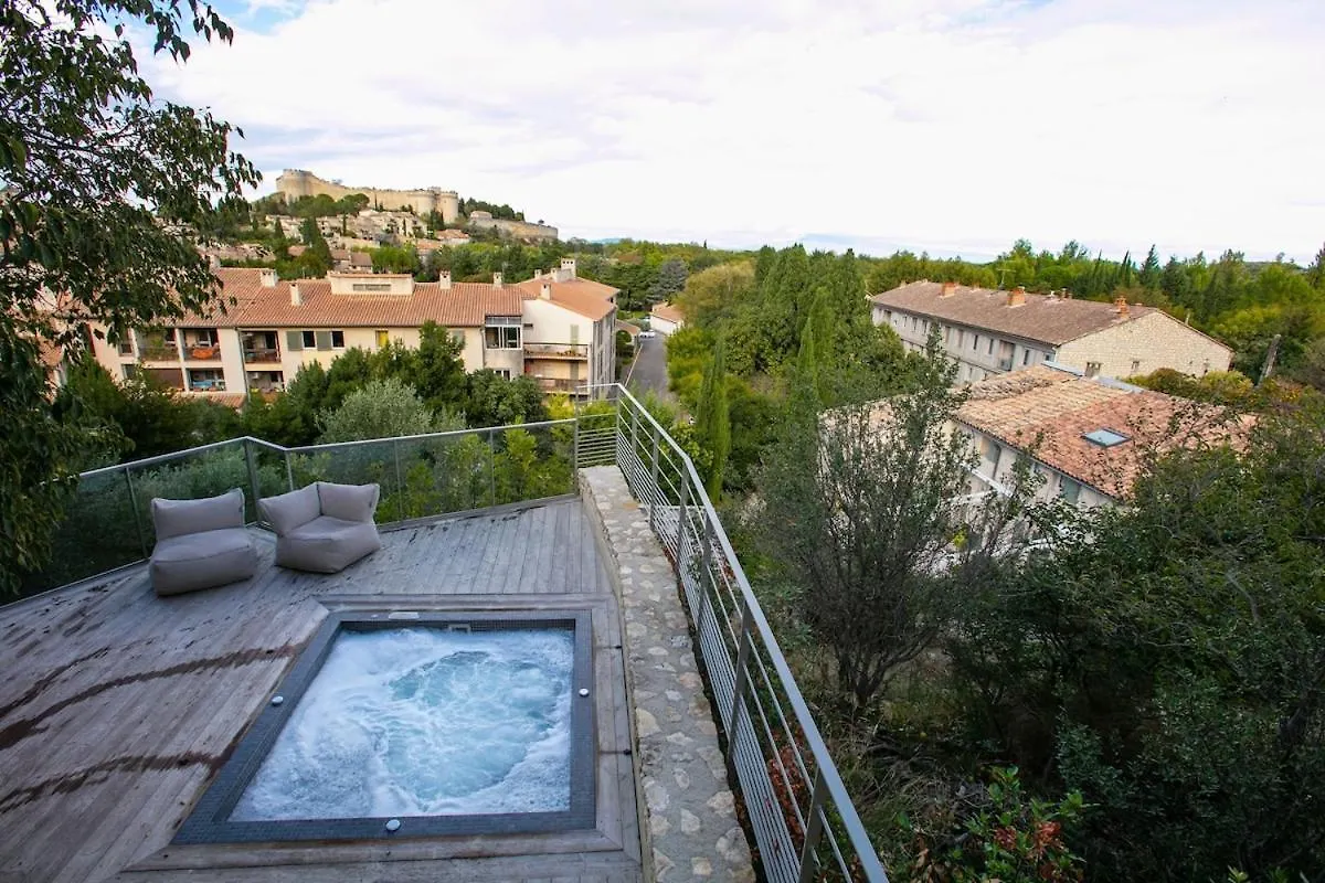 Cocon Luxe Vue Balcon Sauna Jacuzzi Piscine Villeneuve-les-Avignon Apartment